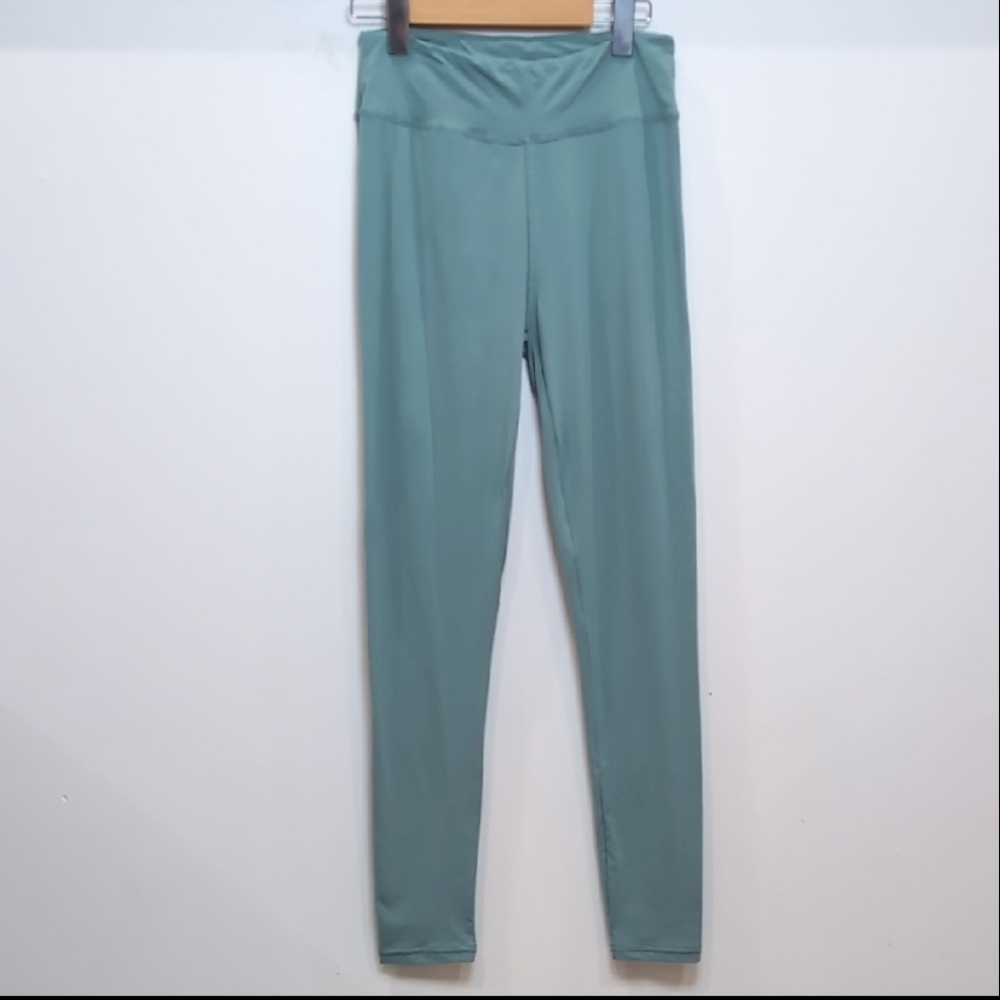 LUSHMODA | Women's Seafoam Buttery Soft High-Waisted Full Length Leggings